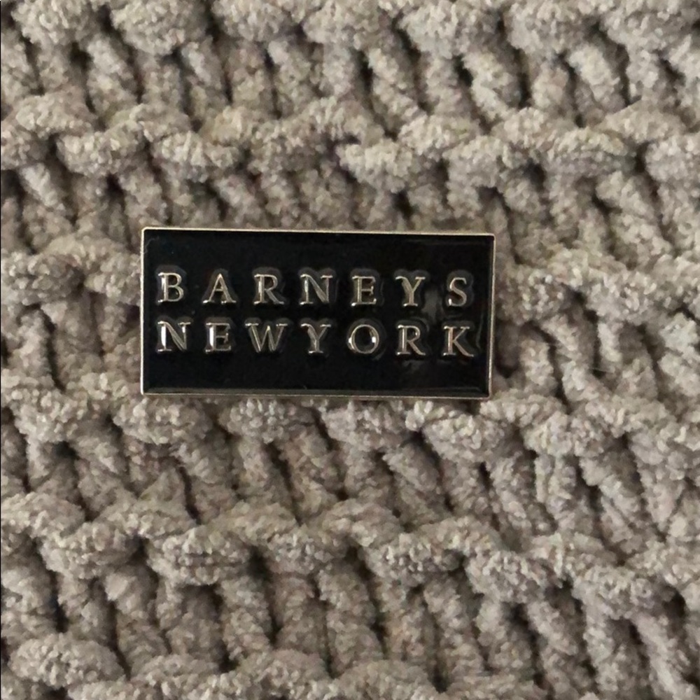 Barney Newyork Magnetic pin